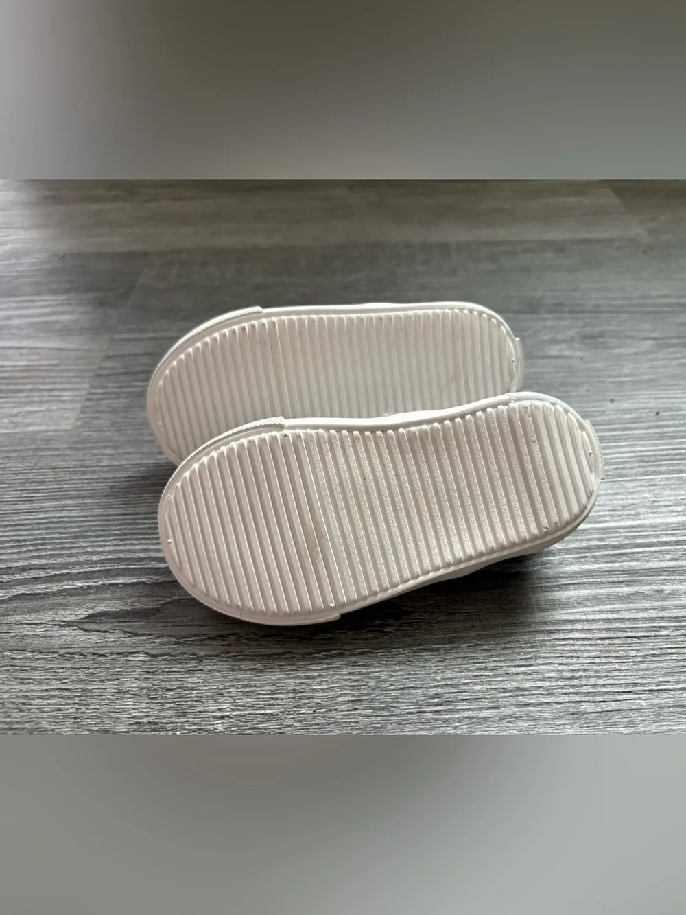 Old Navy Kids Light Gray Canvas Slip-On Sneakers. Baby size 5